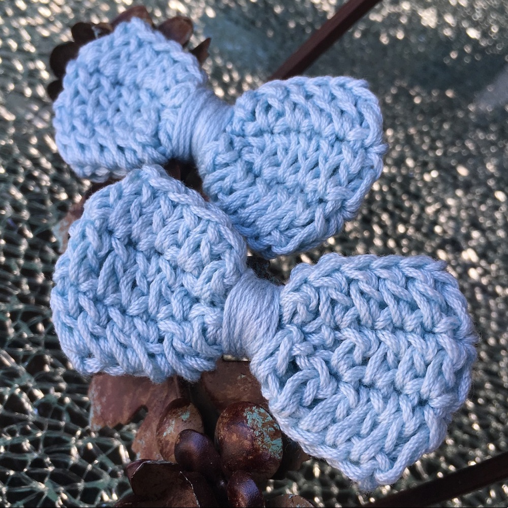 Knitted Bow Clips