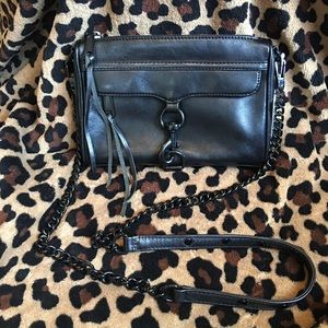 Cross body mini mac