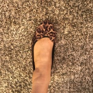 Sam &Libby leopard flats $10