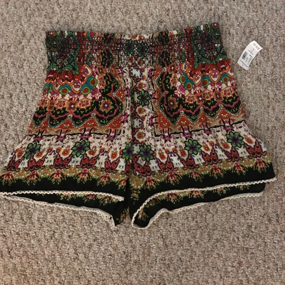 Pattern stretchy shorts
