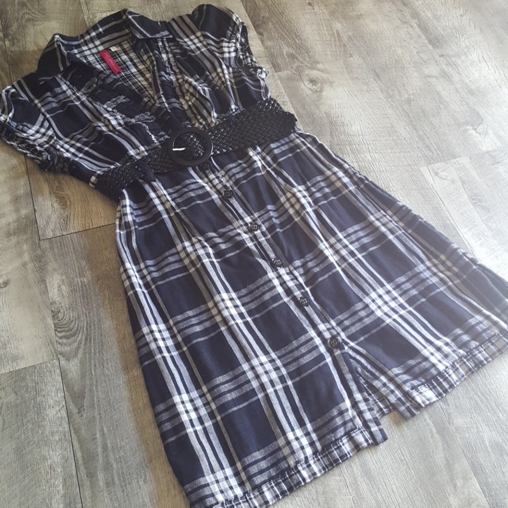 Very cute black and white plaid dress