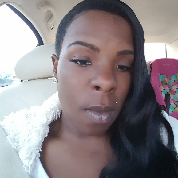 Meet your Posher, Christina - Picture 4 of 8