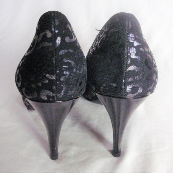 Sam and Libby 7.5M black animal embossed heels - Picture 4 of 8