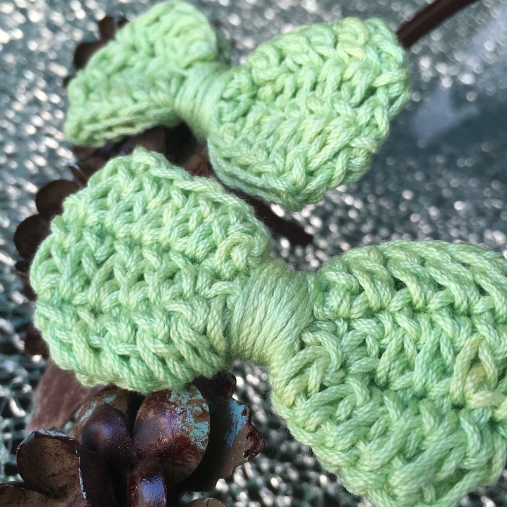 Knitted Bow Clips