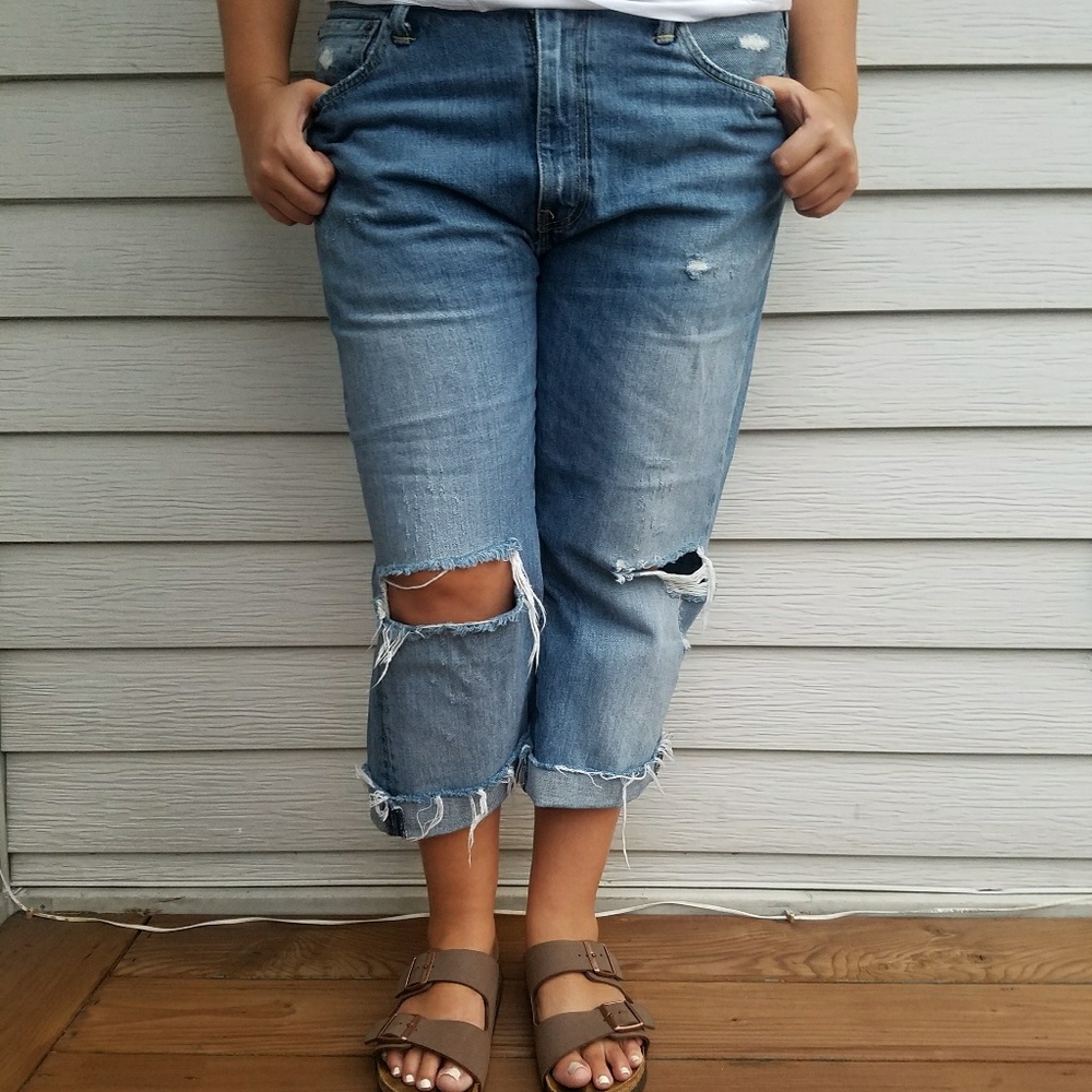 Levis distressed jeans boyfriend size 38 or 14