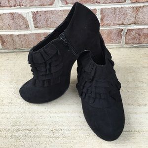 Madden Girl Black Ruffle Heeled Booties Size 8