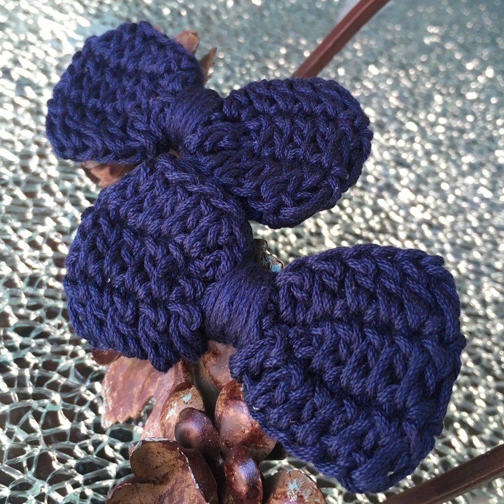 Knitted Bow Clips