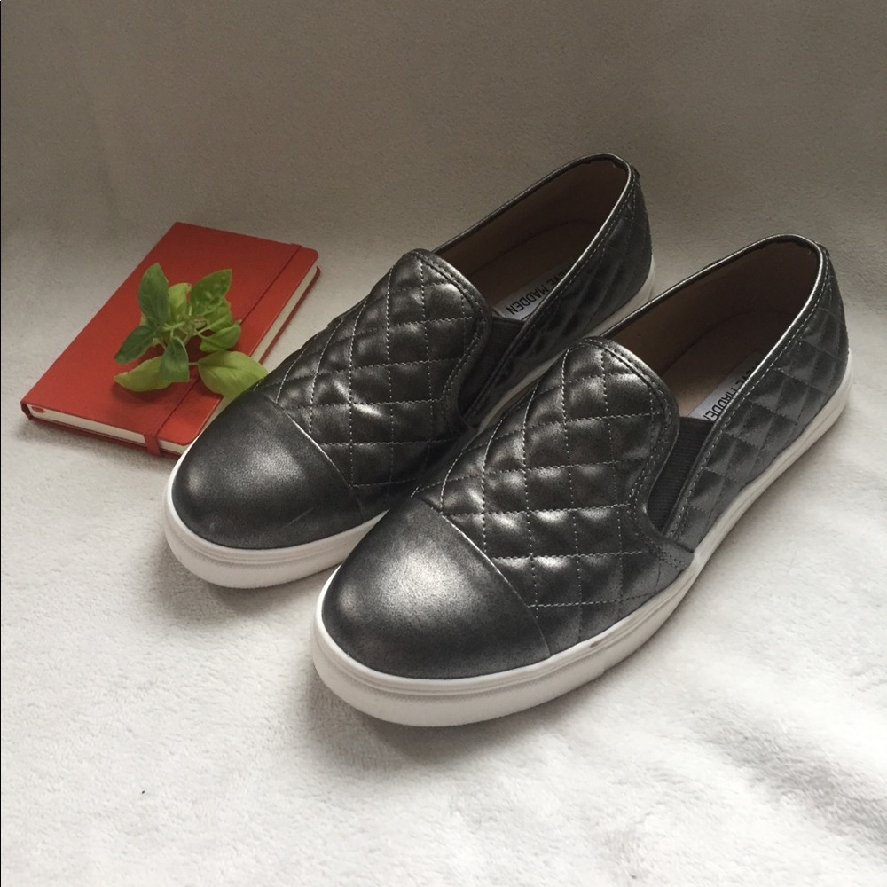 Steve Madden Zaander Slip-Ons