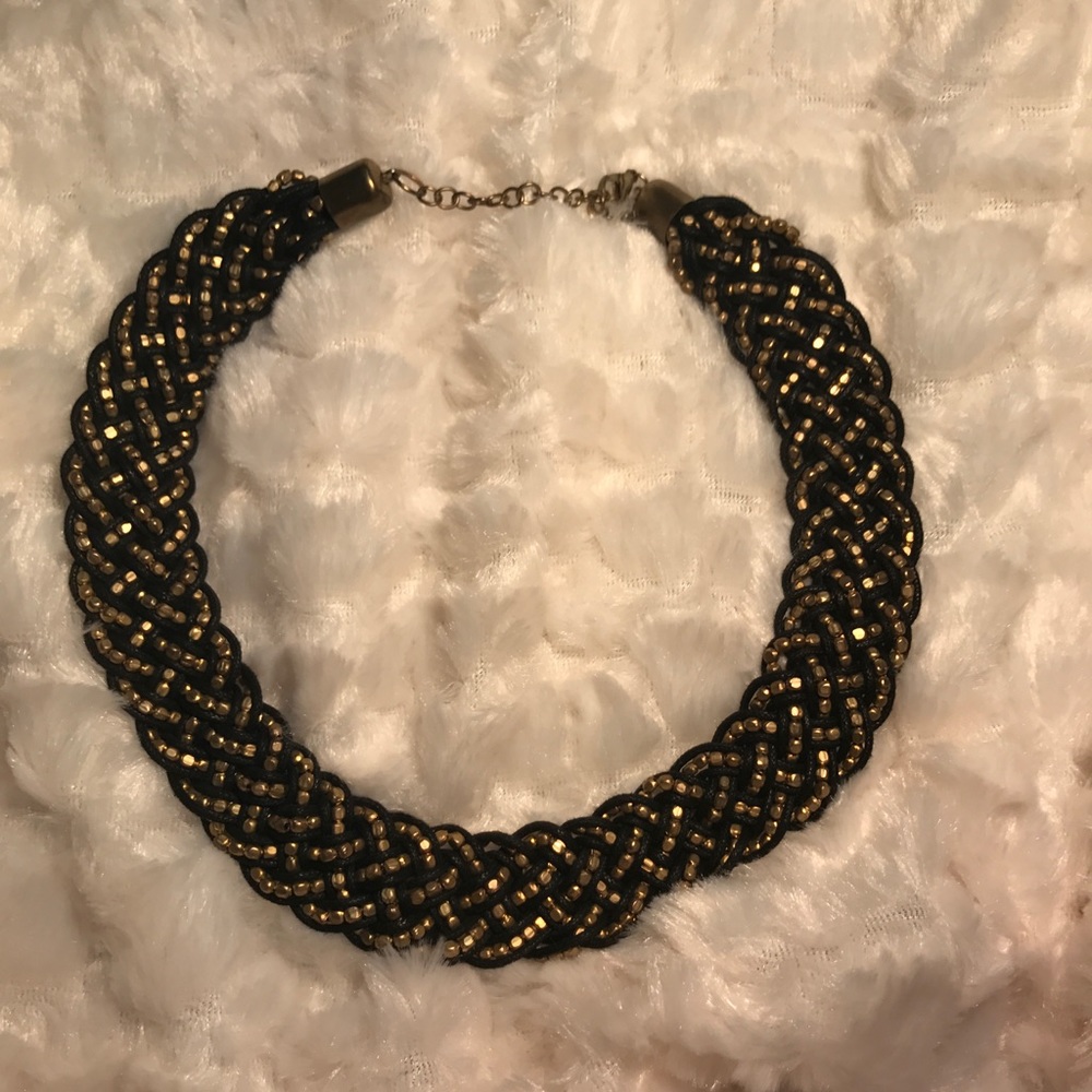 Collar necklace