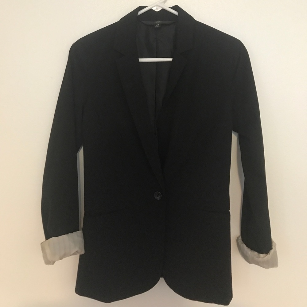 Black tailored blazer