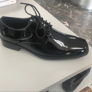 Black patent leather lace up