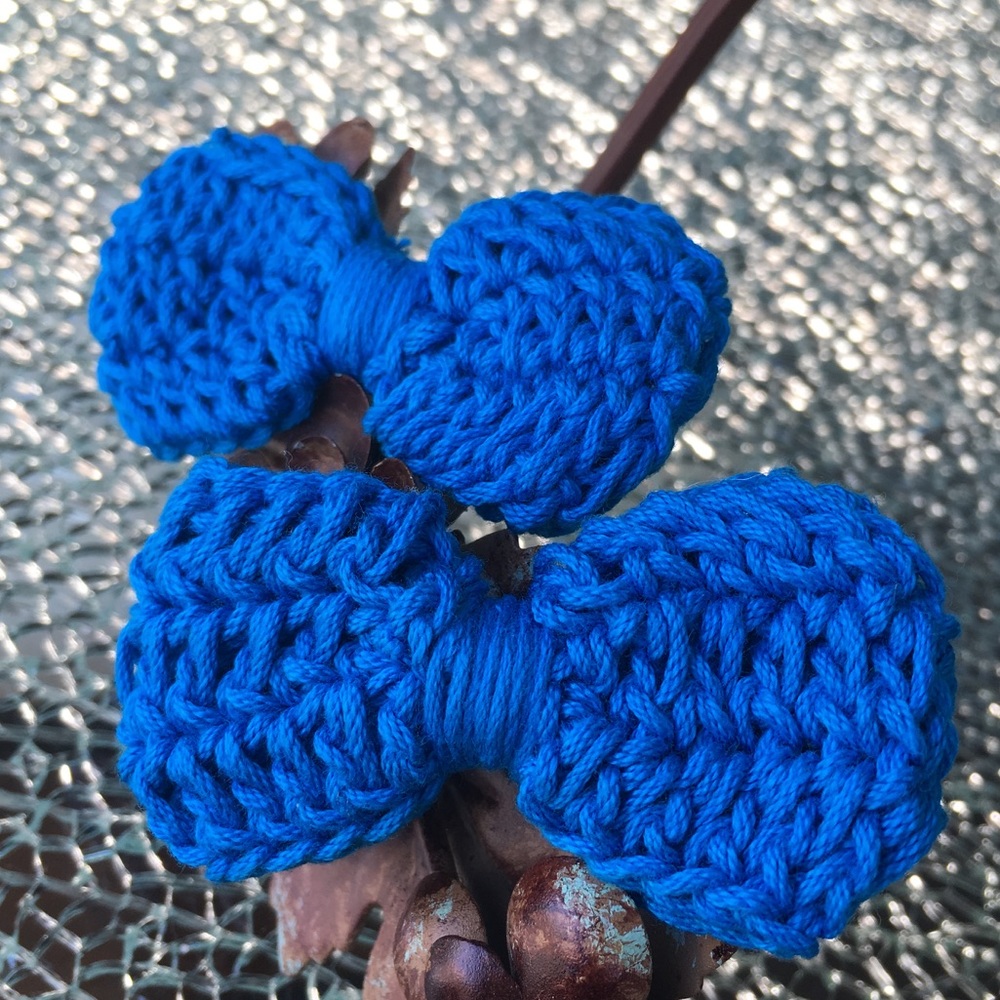 Knitted Bow Clips
