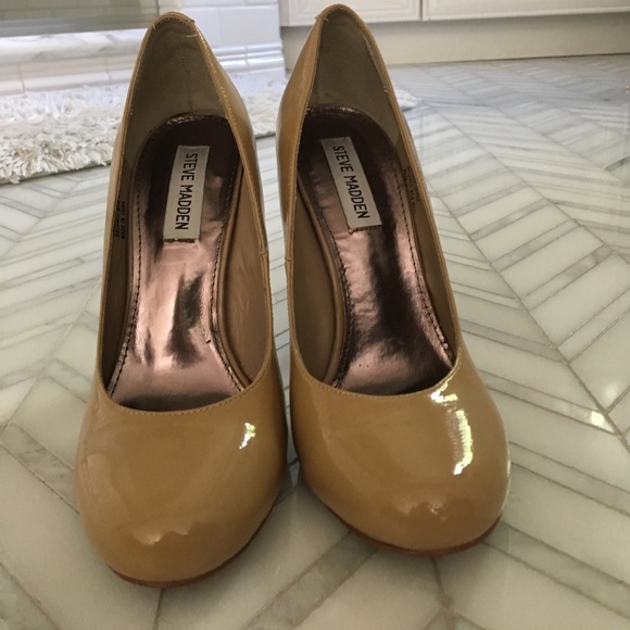 Steve Madden Tan Pumps - Picture 3 of 3