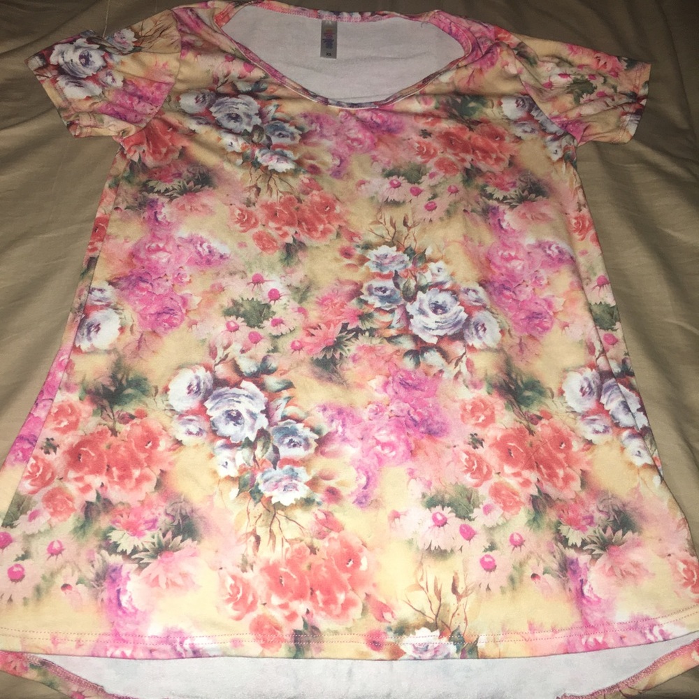 Lularoe XS Classic Tee