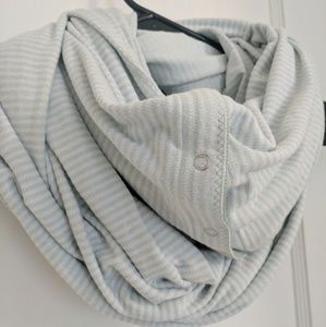 NWOT Vinyasa Scarf / Wrap, Mint Green, never worn