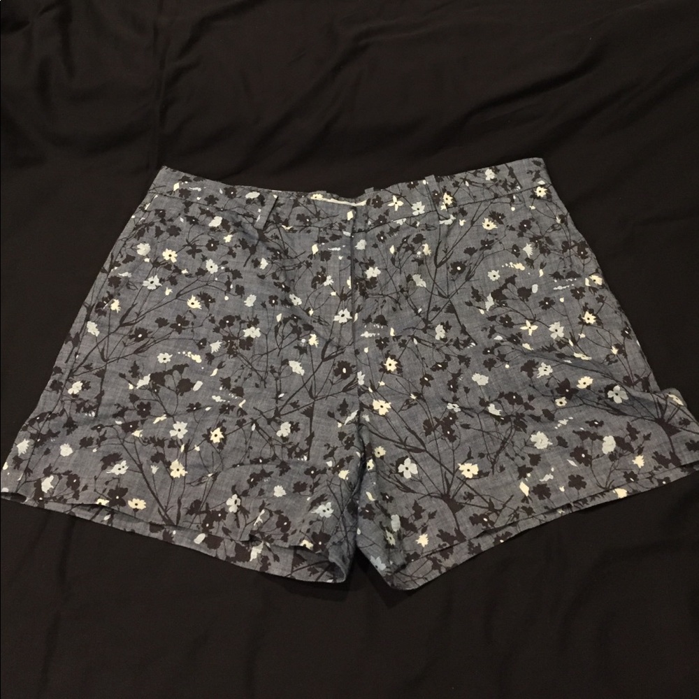 Floral pattern chambray shorts