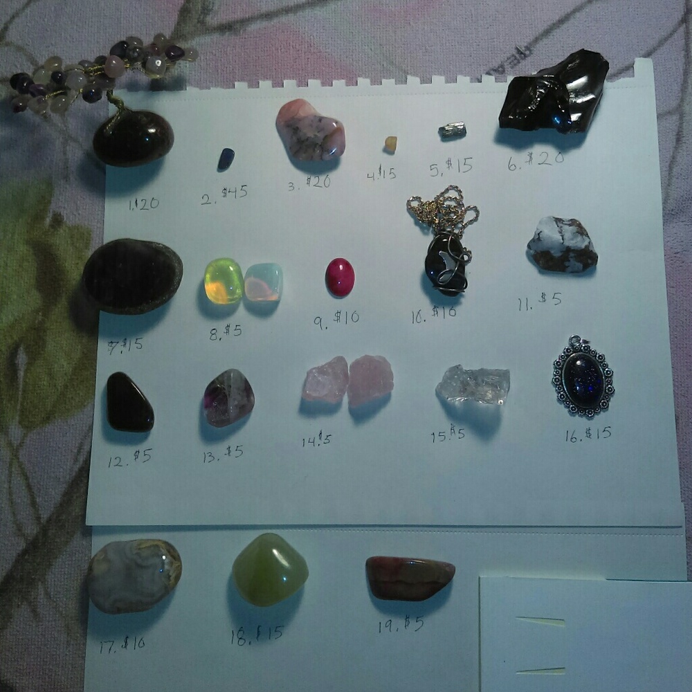 Assorted gemstones and cabochons