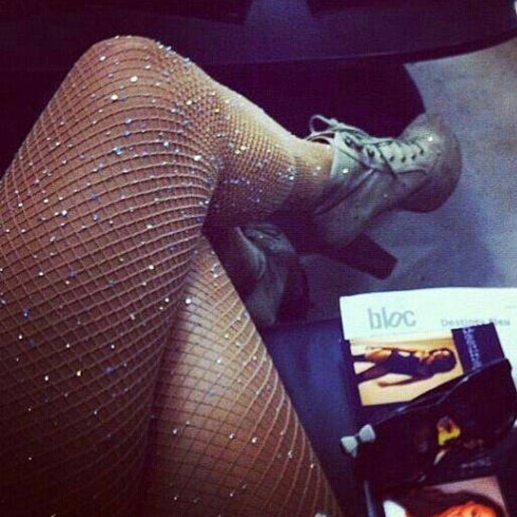 CRYSTALIZED BURLESQUE FISHNETS 👄 - Picture 3 of 6