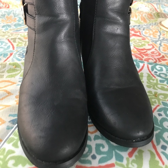 Black ankle booties - Picture 2 of 5