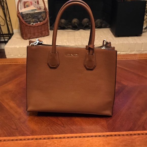 Michael kors handbag - Picture 1 of 3