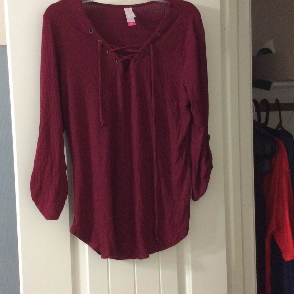 No Boundaries Juniors' 3/4 Sleeve Lace-Up Blouse