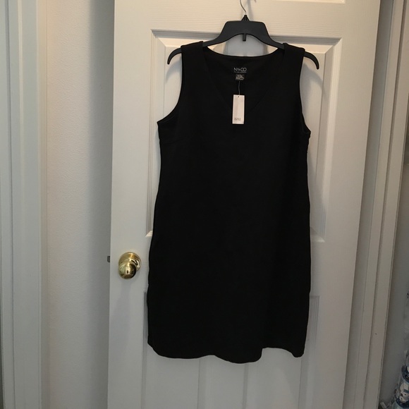 SLEEVELESS DRESS (V-ZNECK) - Picture 2 of 3