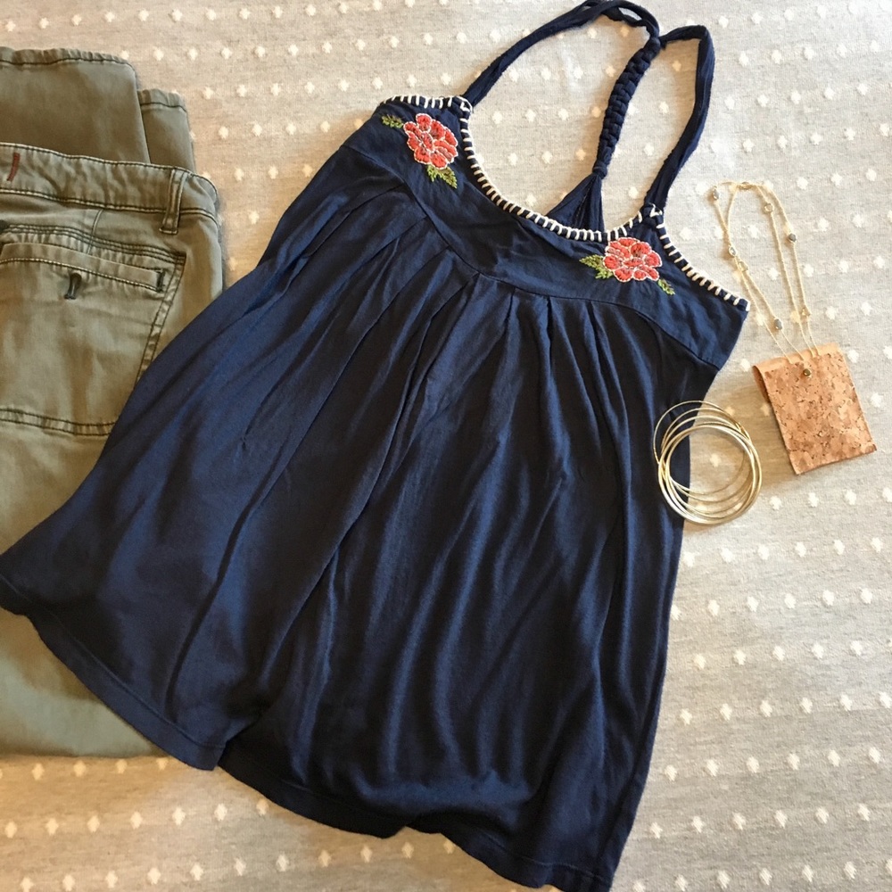 SOLD ✅tank w/ embroidery and twist racer back (xs)