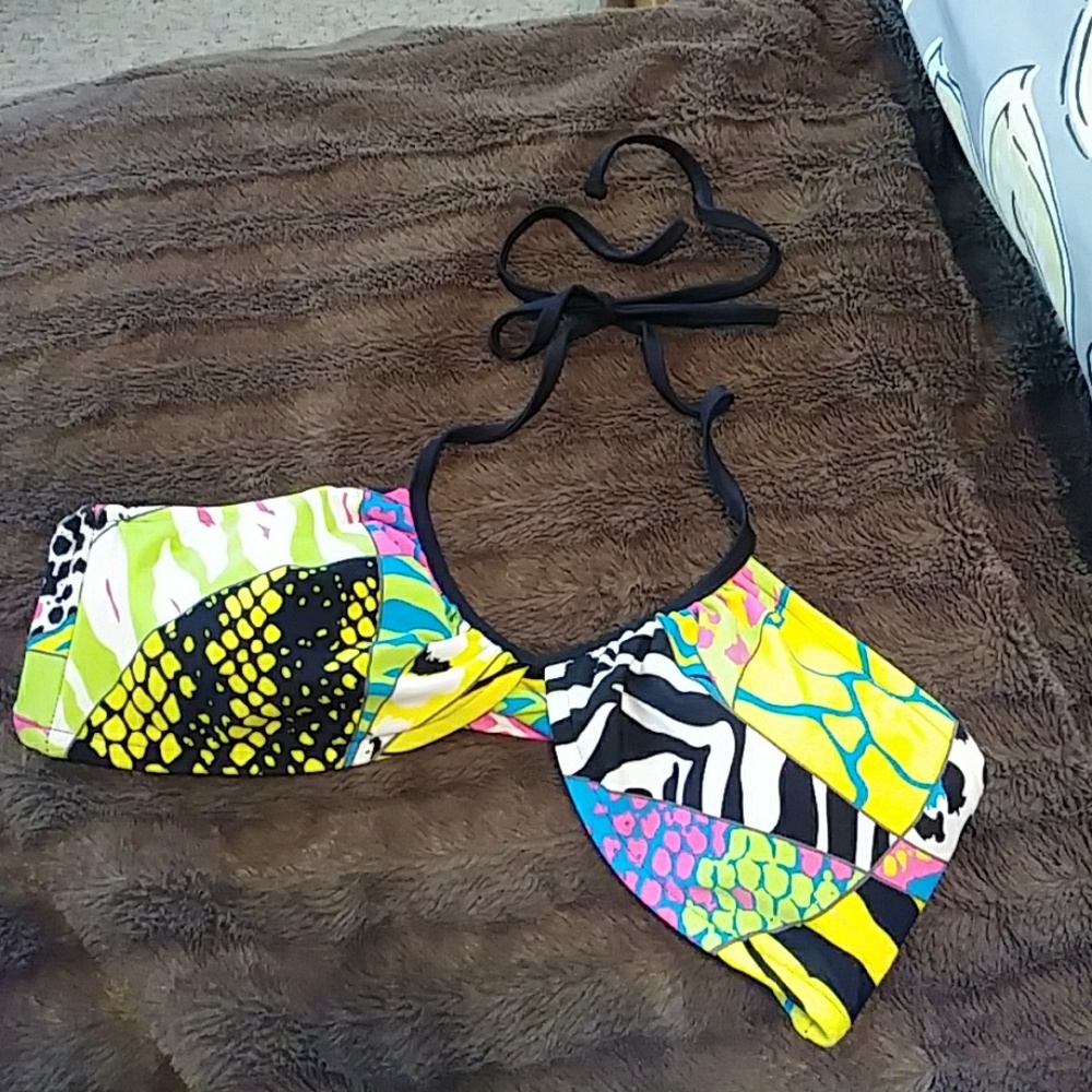NWOT bikini top
