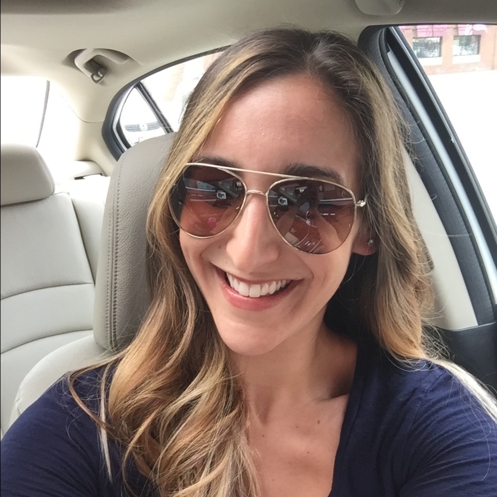 Meet your Posher, Andrea