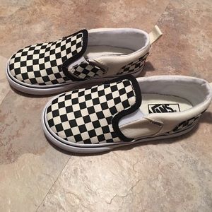 ✨Brand new, never worn kids size 10 Vans! ✨