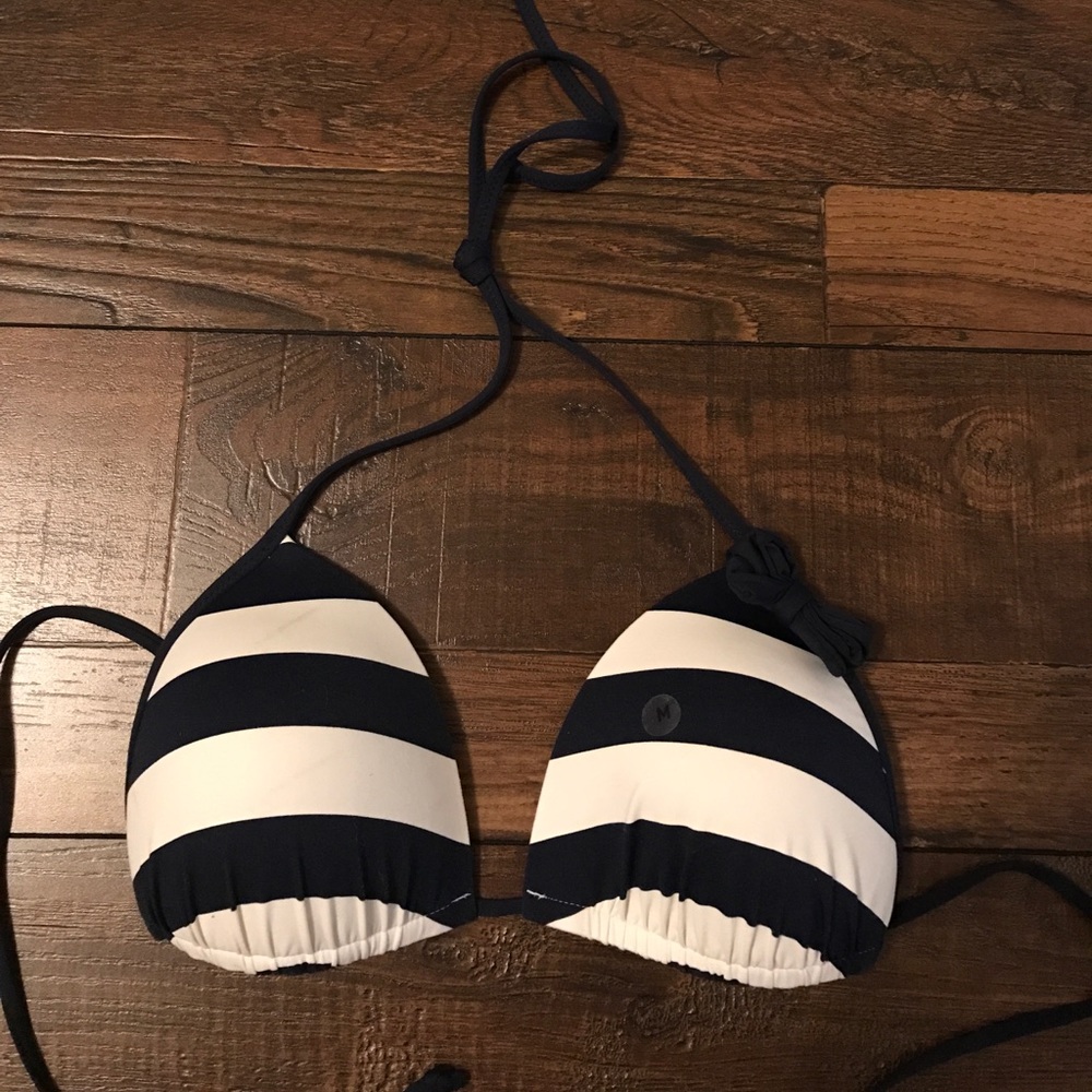 Abercrombie & Fitch bikini top, size L. Never worn