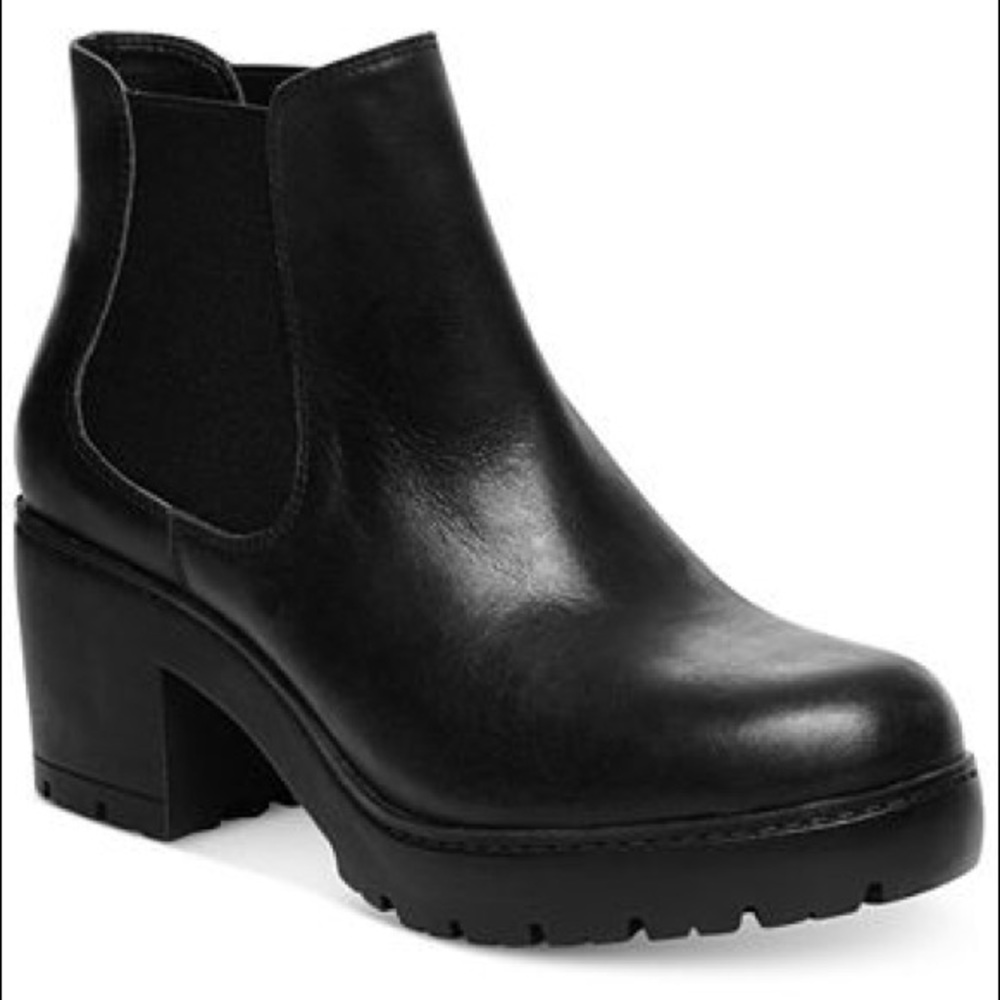 Steve Madden romman ankle booties