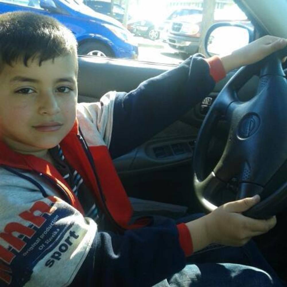 Meet your Posher, Yasir