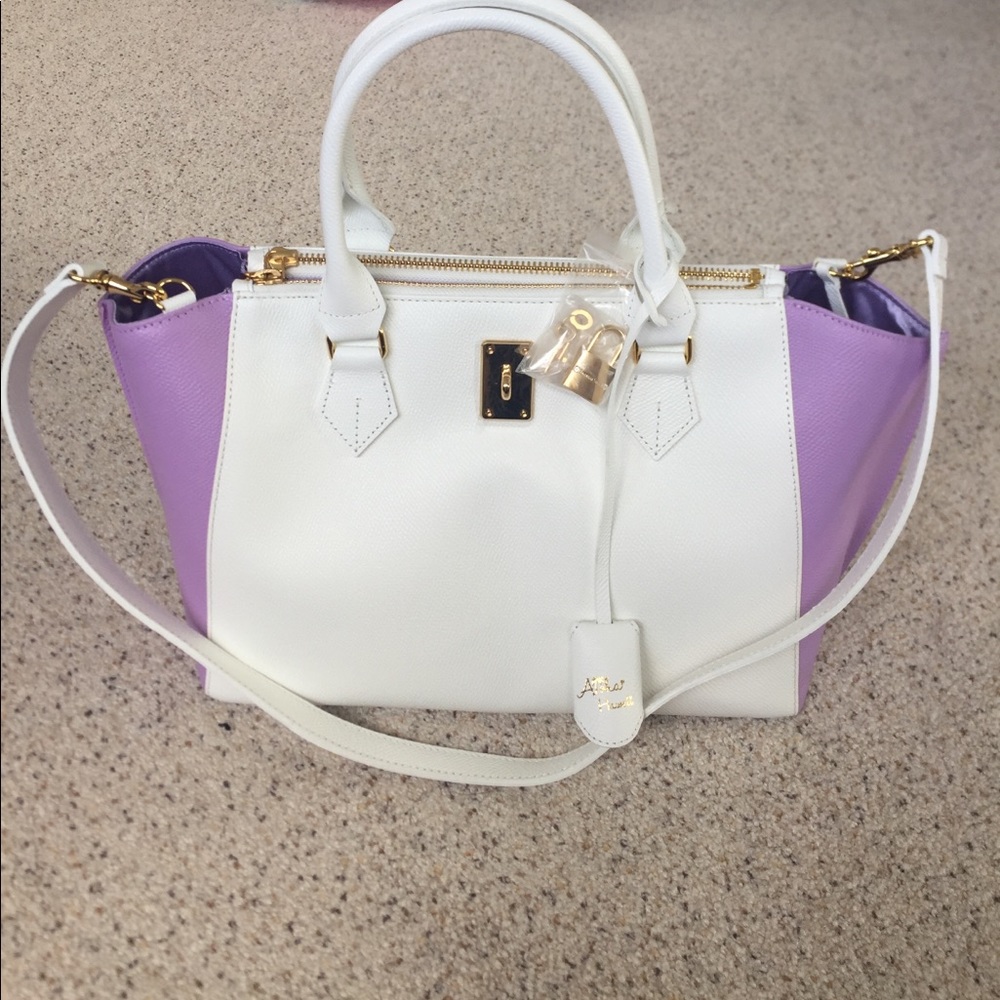 Samantha Thavasa Cross body Multi Purse *New*