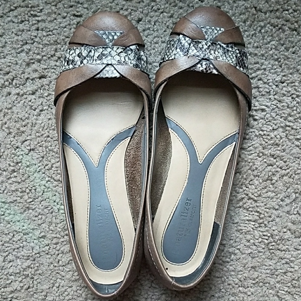 Naturalizer leather flats