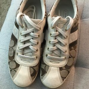 Coach signature tennis shoes size 9.5