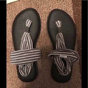 Sanuk Yoga Sandals - Grey/White Stripe