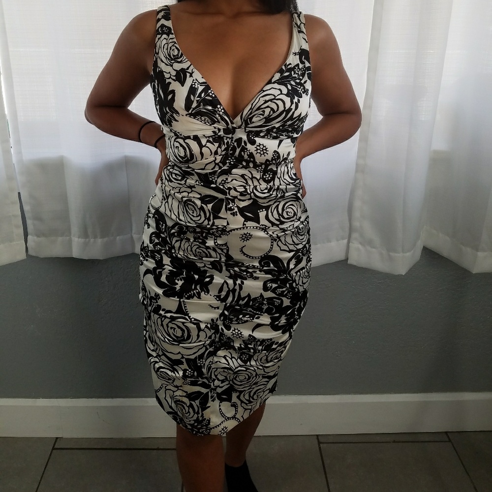 DRESS - Picture 3 of 6