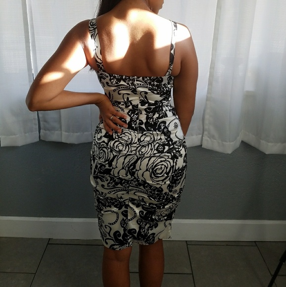 DRESS - Picture 4 of 6