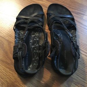 Merrell sandles size 6