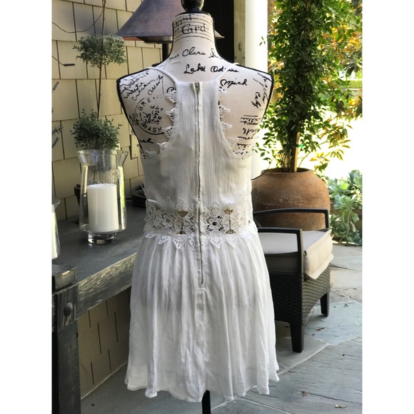🆕LF || White Laced Cut-Out Dress - Picture 7 of 8