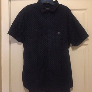 Short sleeve casual classic fit button up