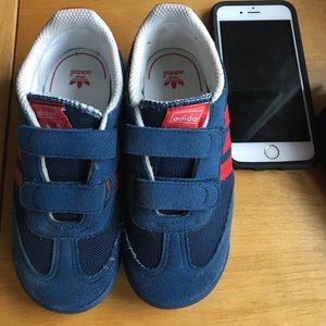 Toddler rubber shoes