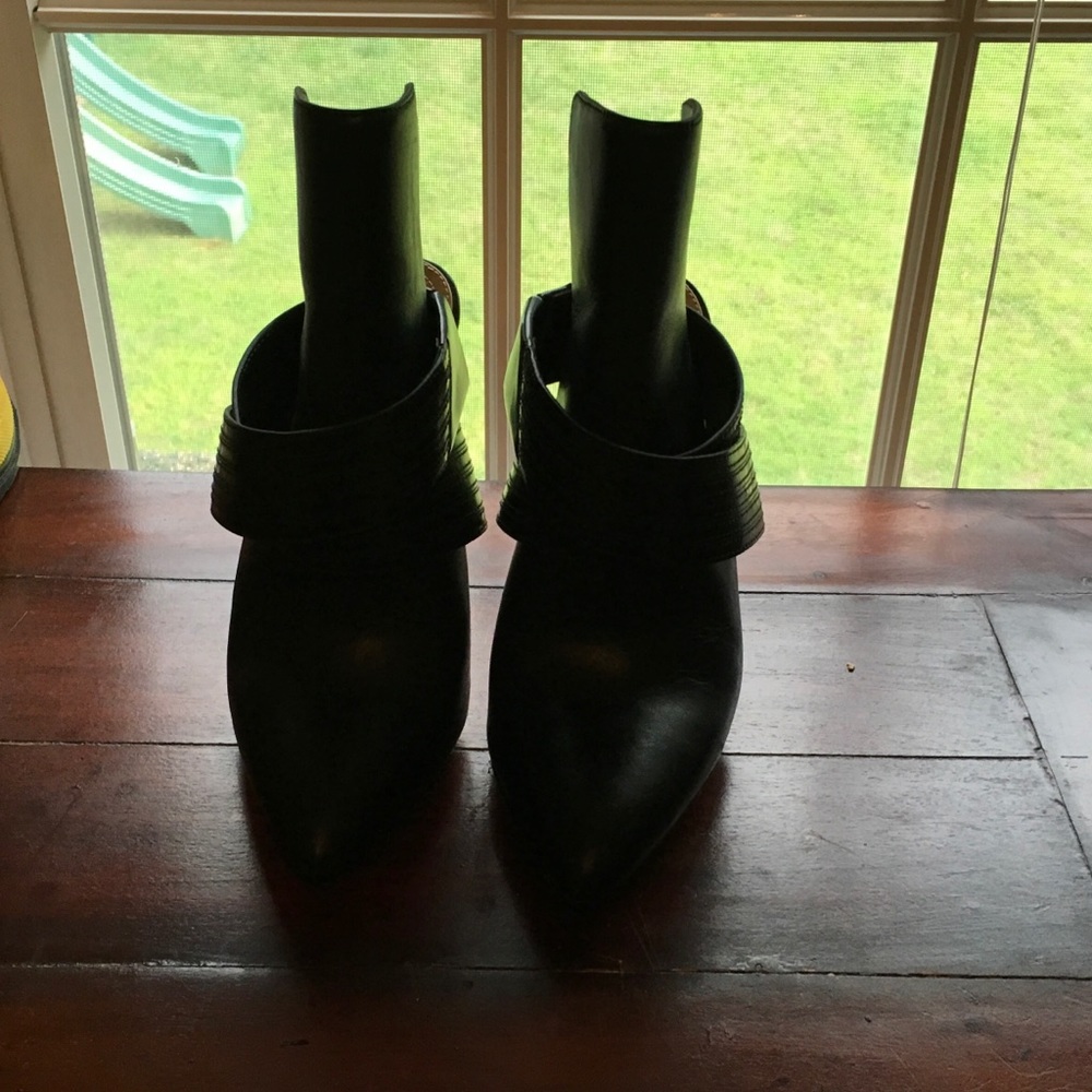 Bcbg black heels