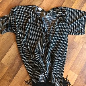 Lularoe Monroe kimono