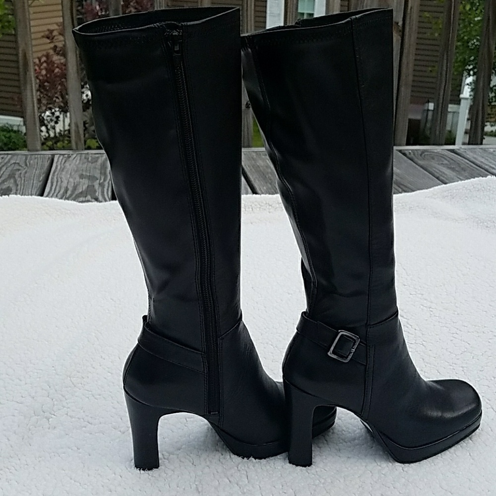 NEW black platform leather boots by Skechers