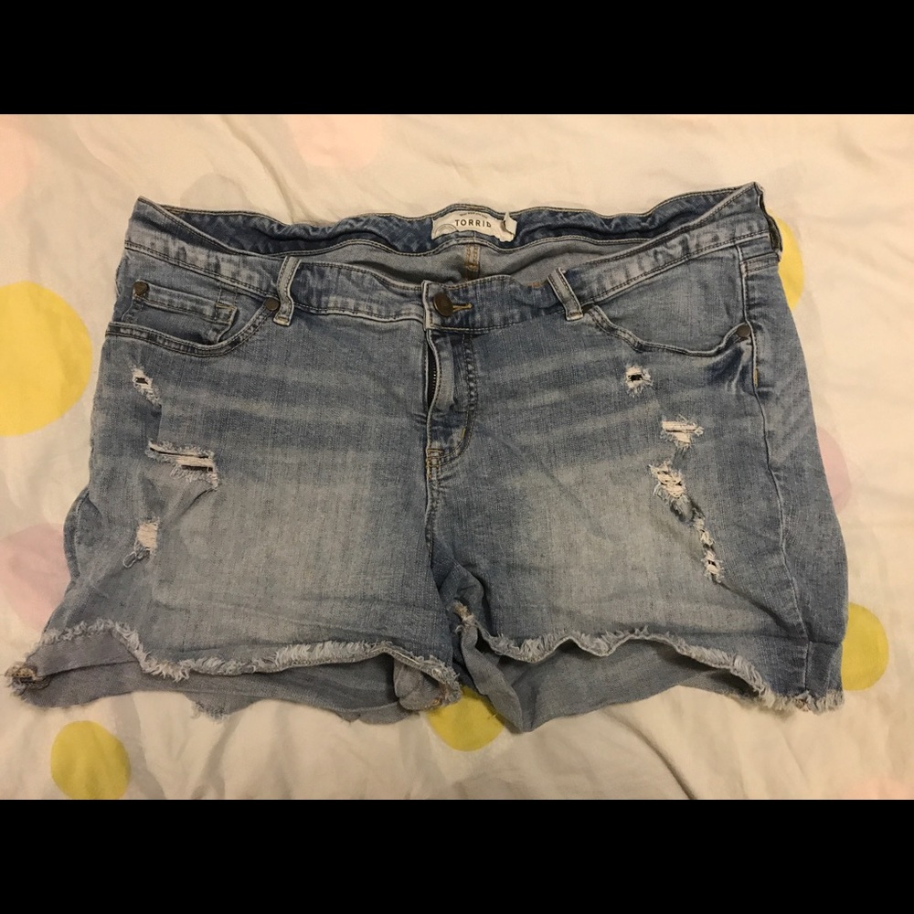 Torrid distressed Jean shorts Size 20