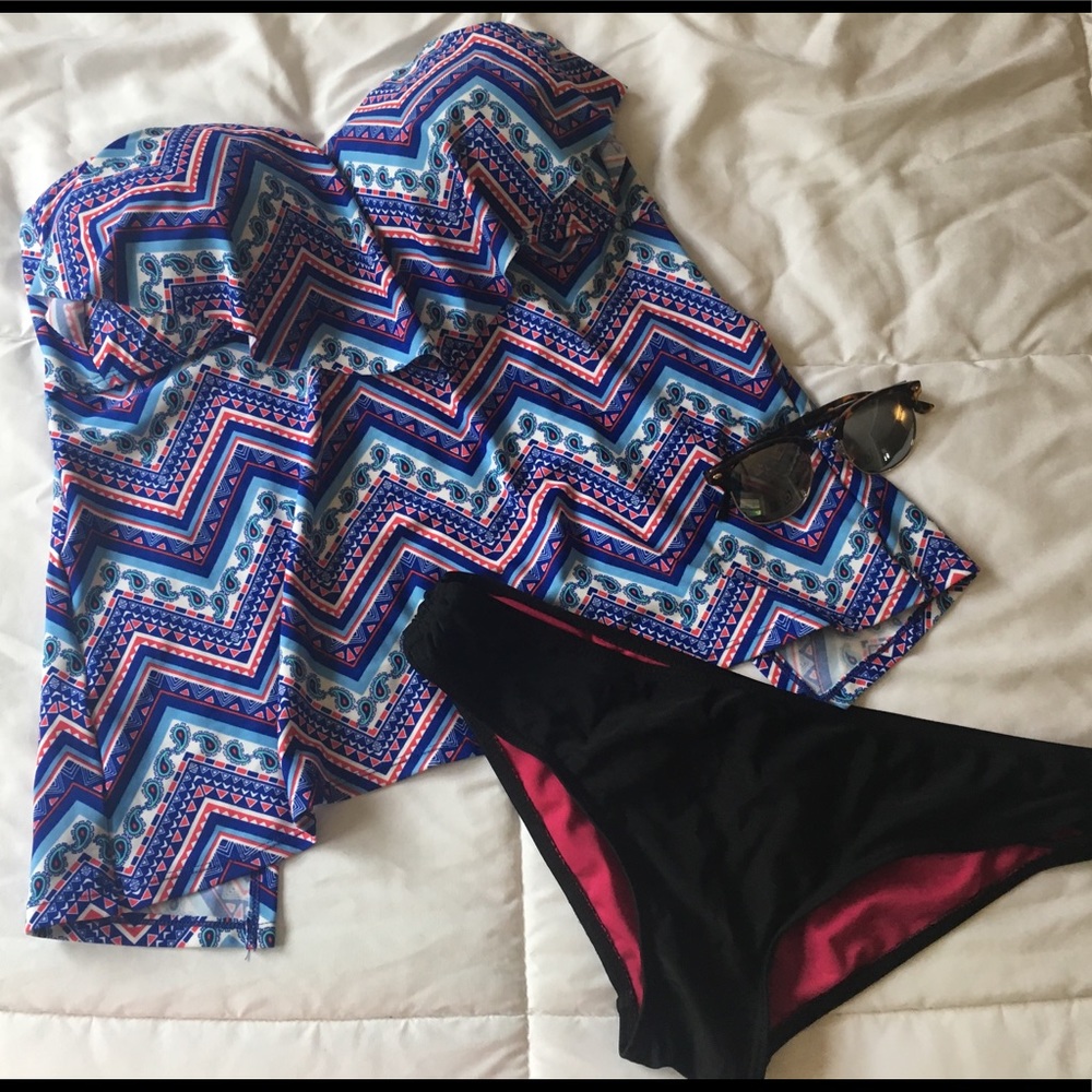 Strapless tankini top with front ruffle- zigzag