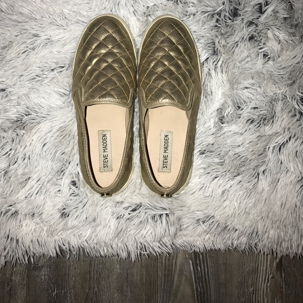 Steve Madden slip on shoes for women size 6
