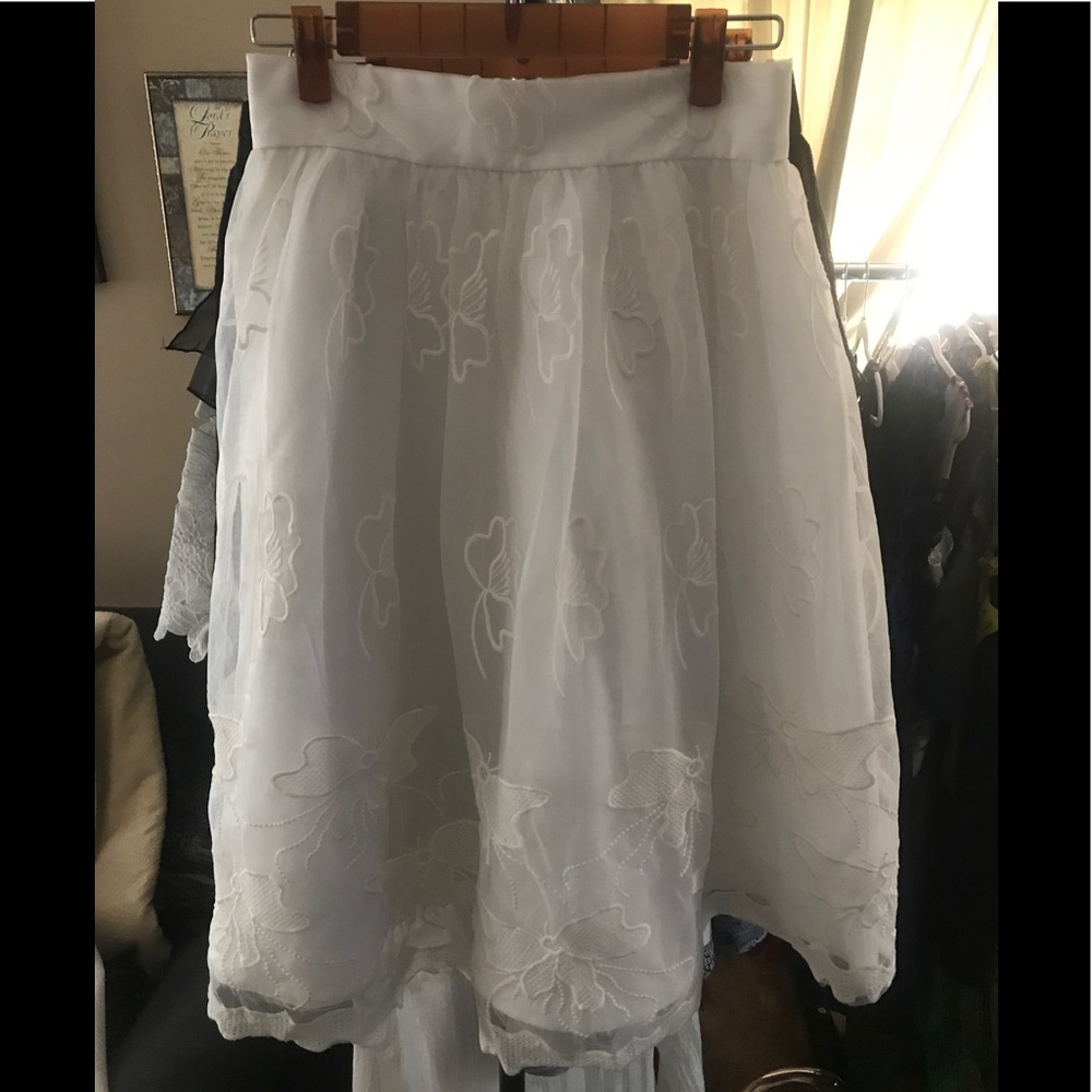 Brand new - White skirt